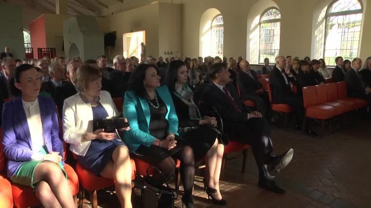 2016-04-25pierscienie.mp4