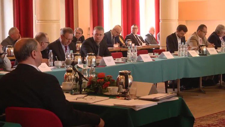 2016-05-02sesjarm.mp4