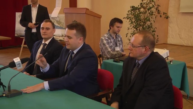 2016-12-05senior.mp4