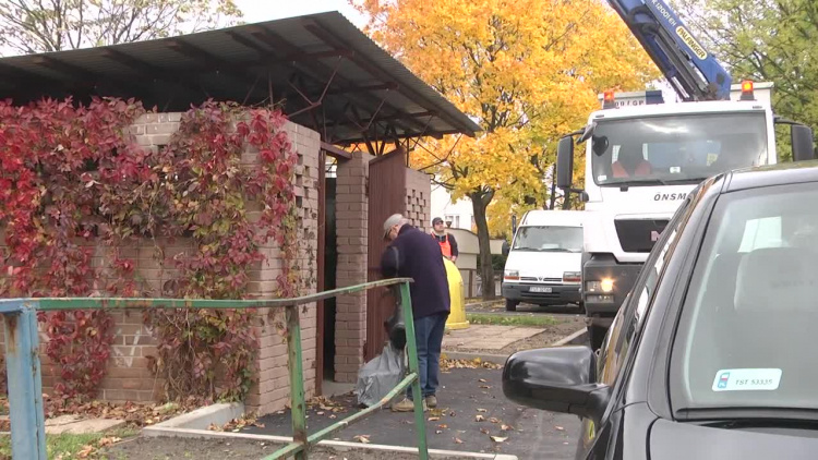 2018-12-28smieci_6z91kxon44gz_.mp4