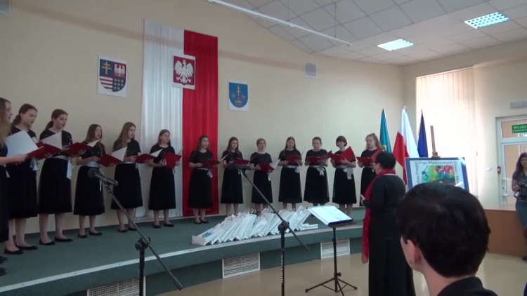 2019-04-25wystawa.mp4