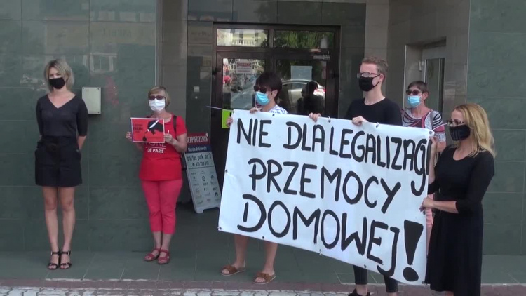 2020-07-27przemoc.mp4