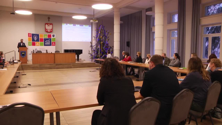 2021-12-13afunduszenorweskie.mp4