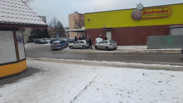 2021-12-29biedronka-kolizja.mp4