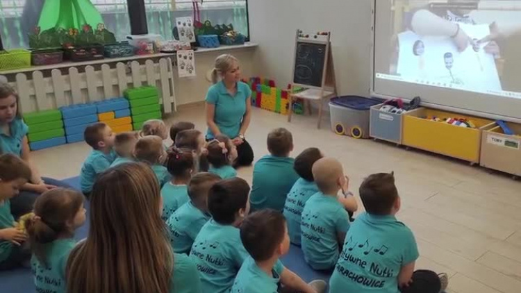 2022kreatywne-nutki-hd.mp4