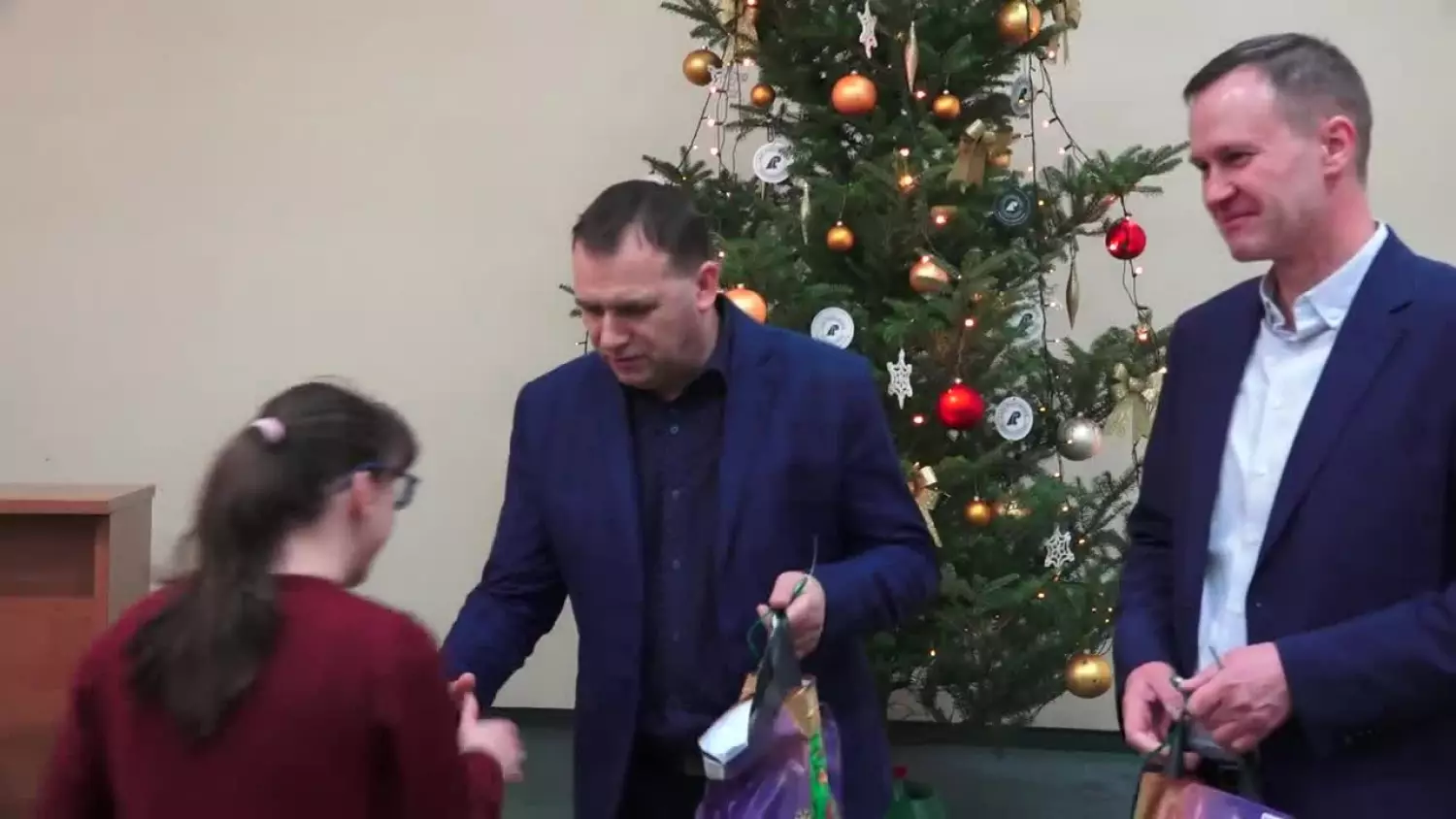 2023-12-22prezenty-piecza.mp4