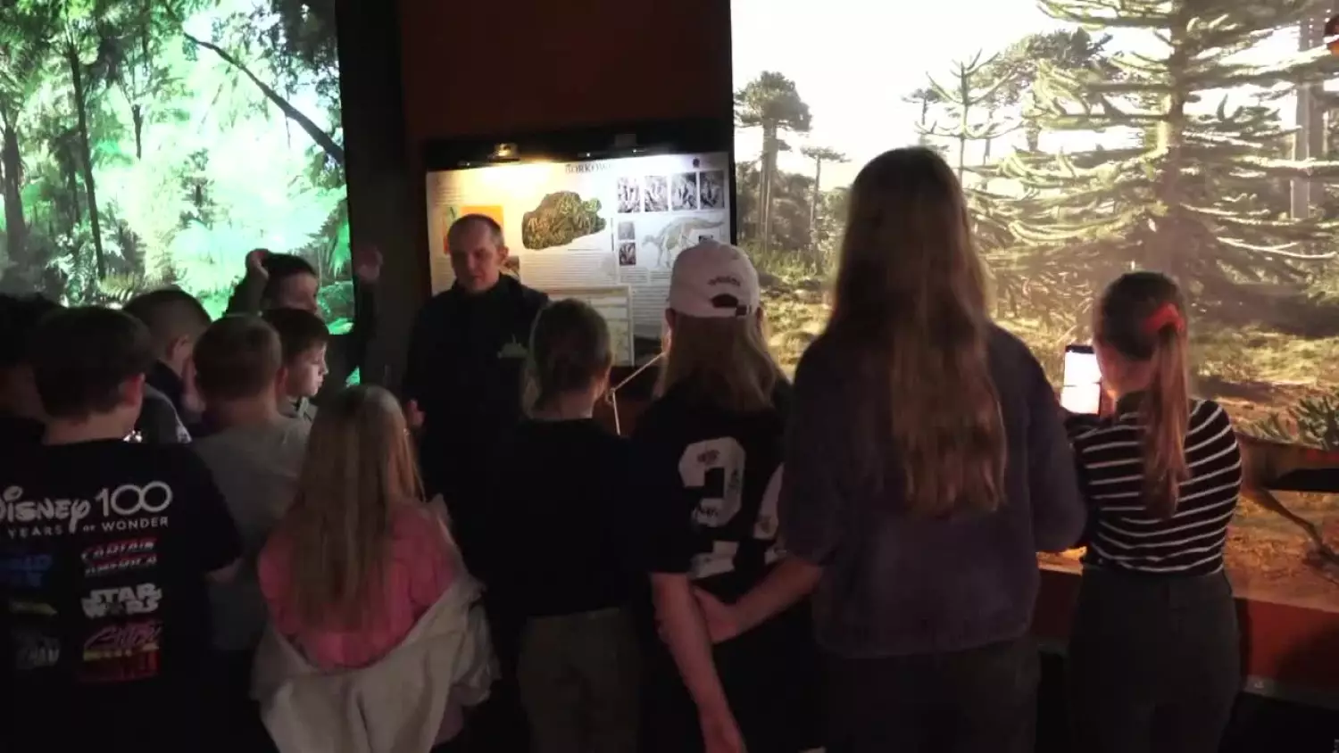 2024-03-01-dinozauryok.mp4