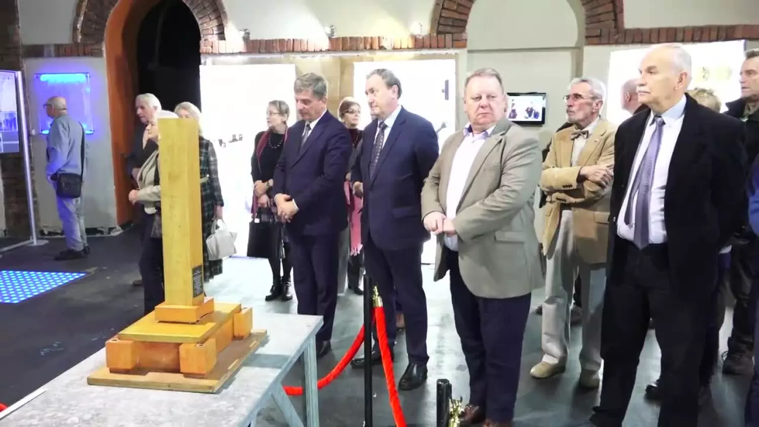 2024-12-13-wernisaz-pomnik.mp4