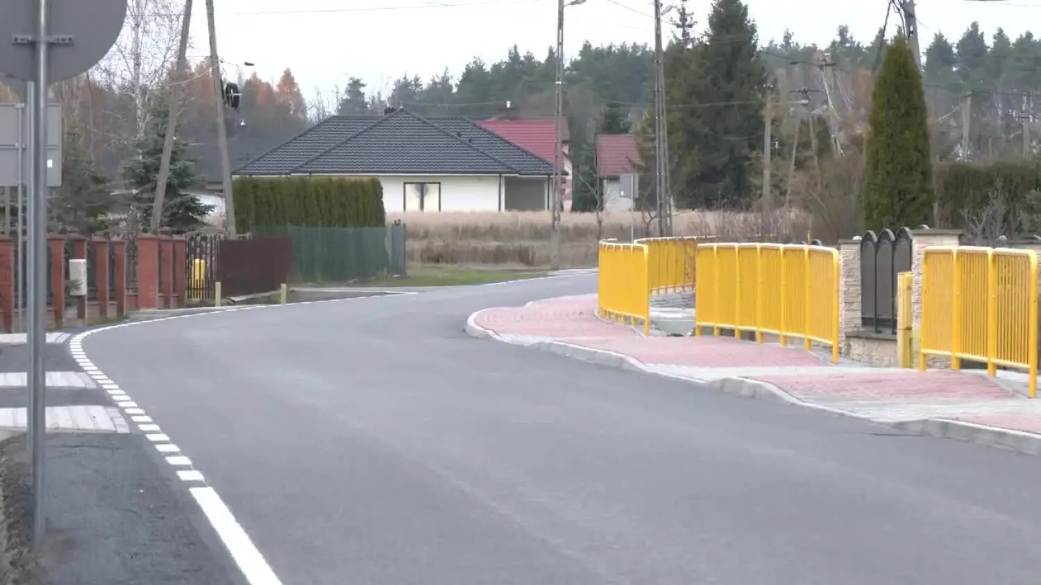 2025-11-17-adamow.mp4